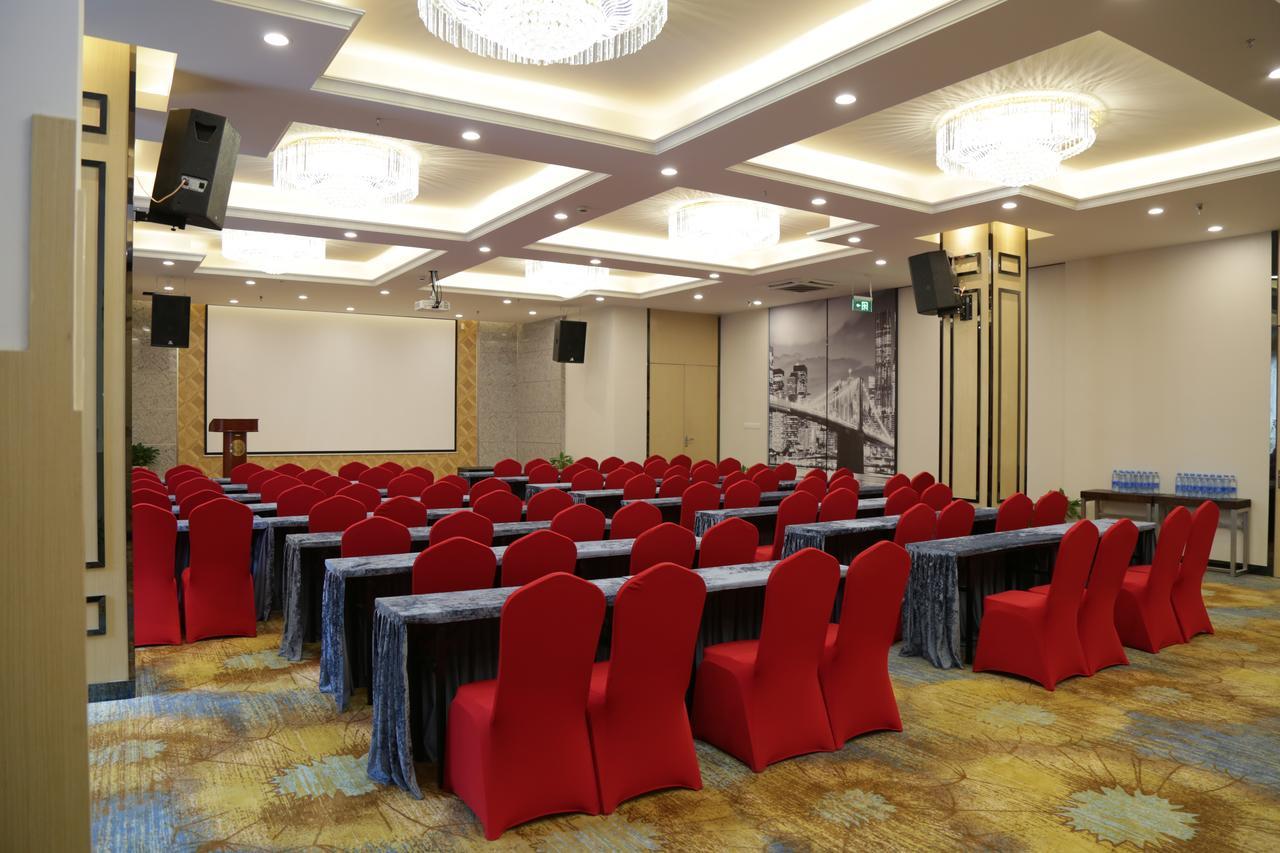 Crown Crystal Hotel Sanghaj Kültér fotó