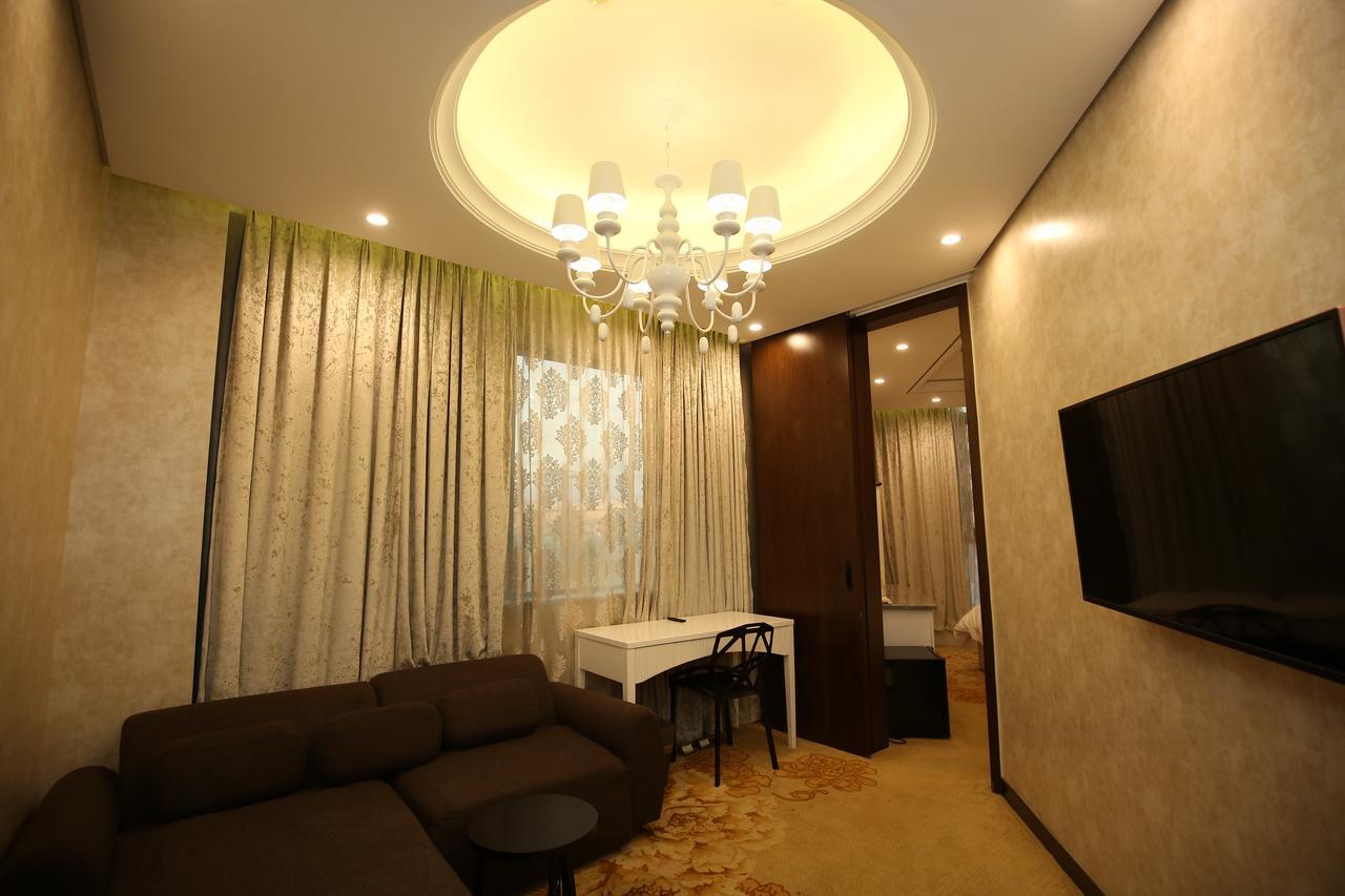 Crown Crystal Hotel Sanghaj Kültér fotó