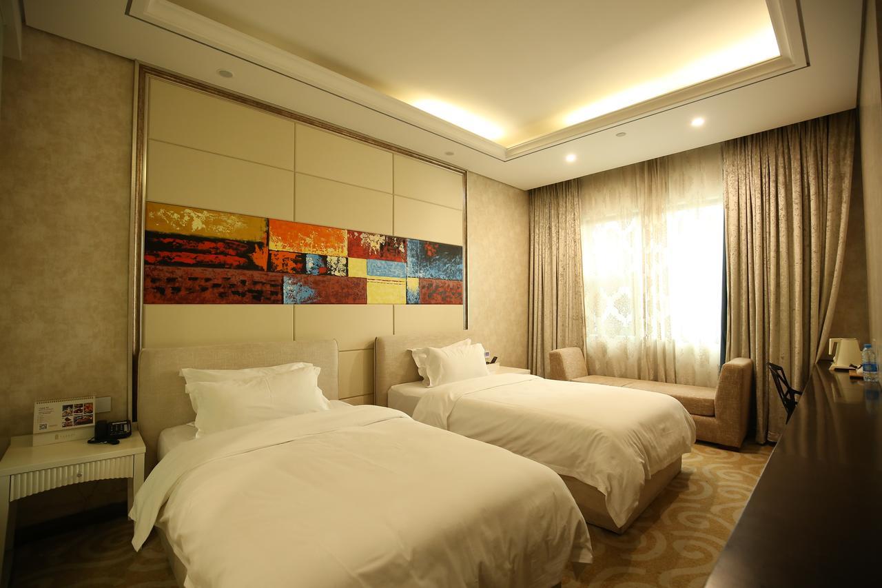 Crown Crystal Hotel Sanghaj Kültér fotó