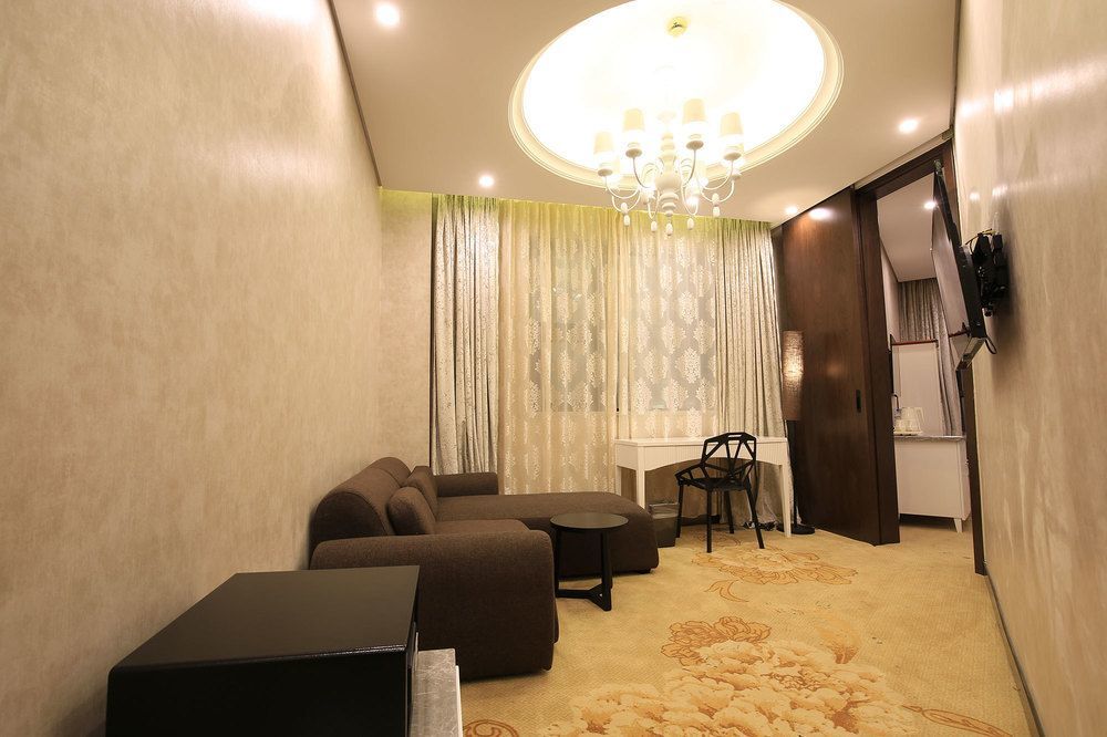 Crown Crystal Hotel Sanghaj Kültér fotó