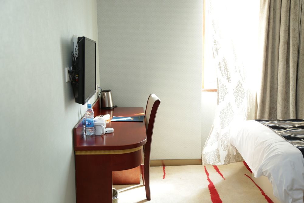 Crown Crystal Hotel Sanghaj Kültér fotó