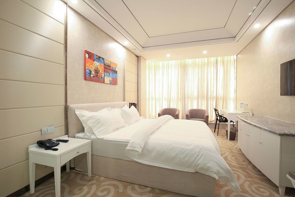 Crown Crystal Hotel Sanghaj Kültér fotó